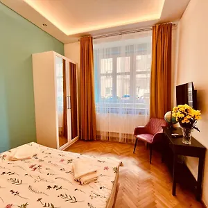 Apartmán Moderni Na Hluboke V Praze - Idealni Pro 4, Praha